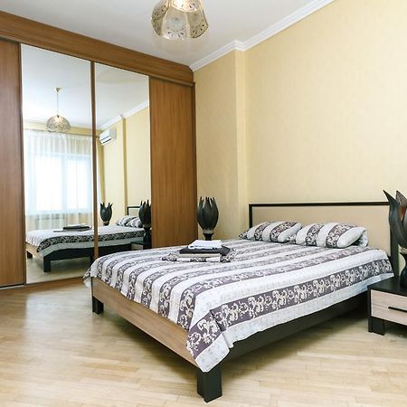 Apartment On Khreshchatyk Kiev Luaran gambar